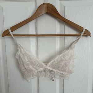 Victorias Secret Bralette in Cream Size M